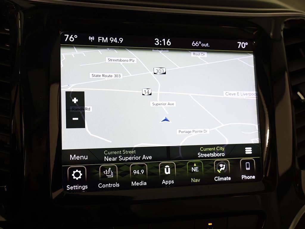 Used 2019 Jeep Cherokee Overland w/ Technology Group image 48