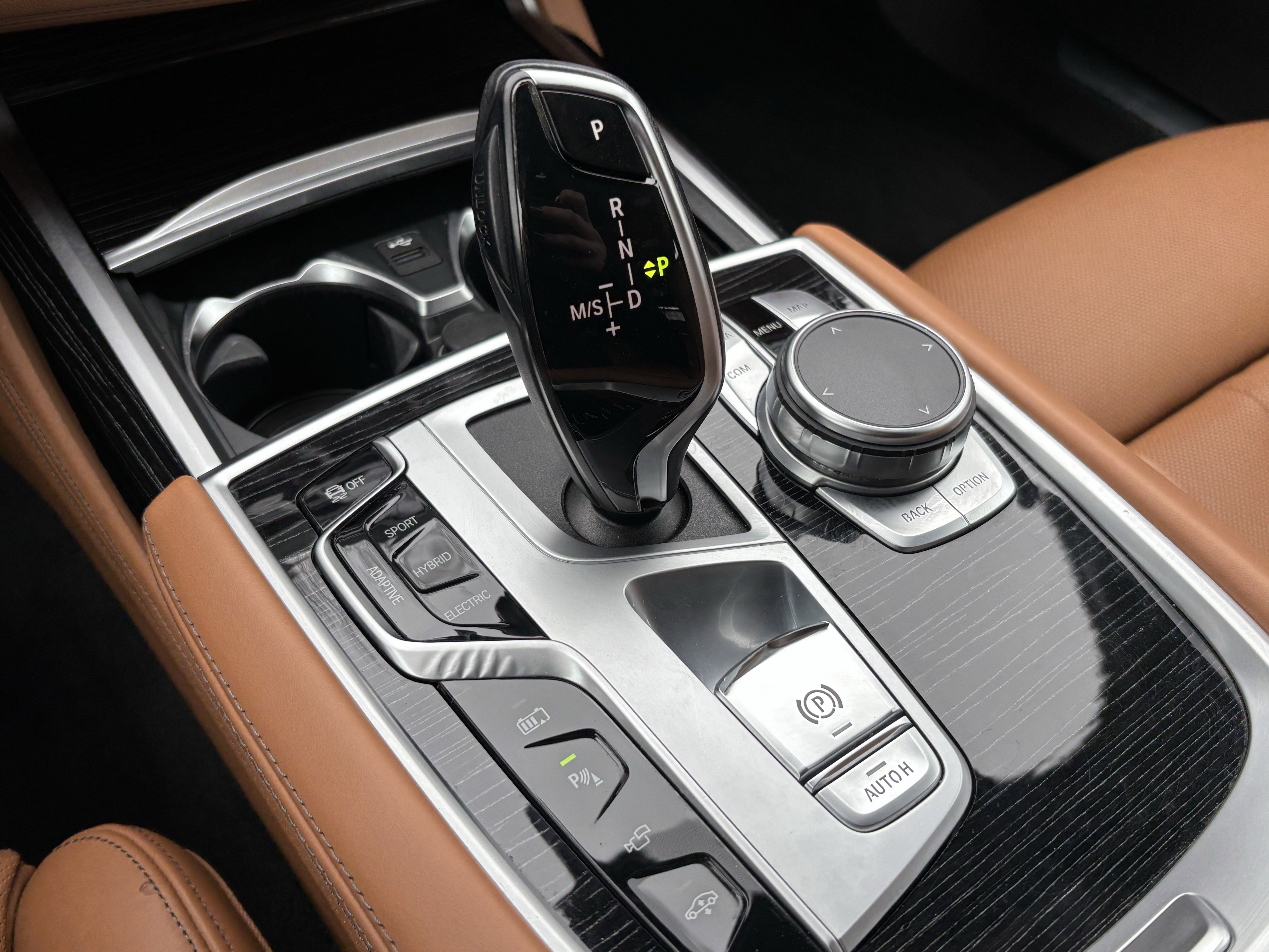 Used 2022 BMW 745e xDrive w/ M Sport Package image 26