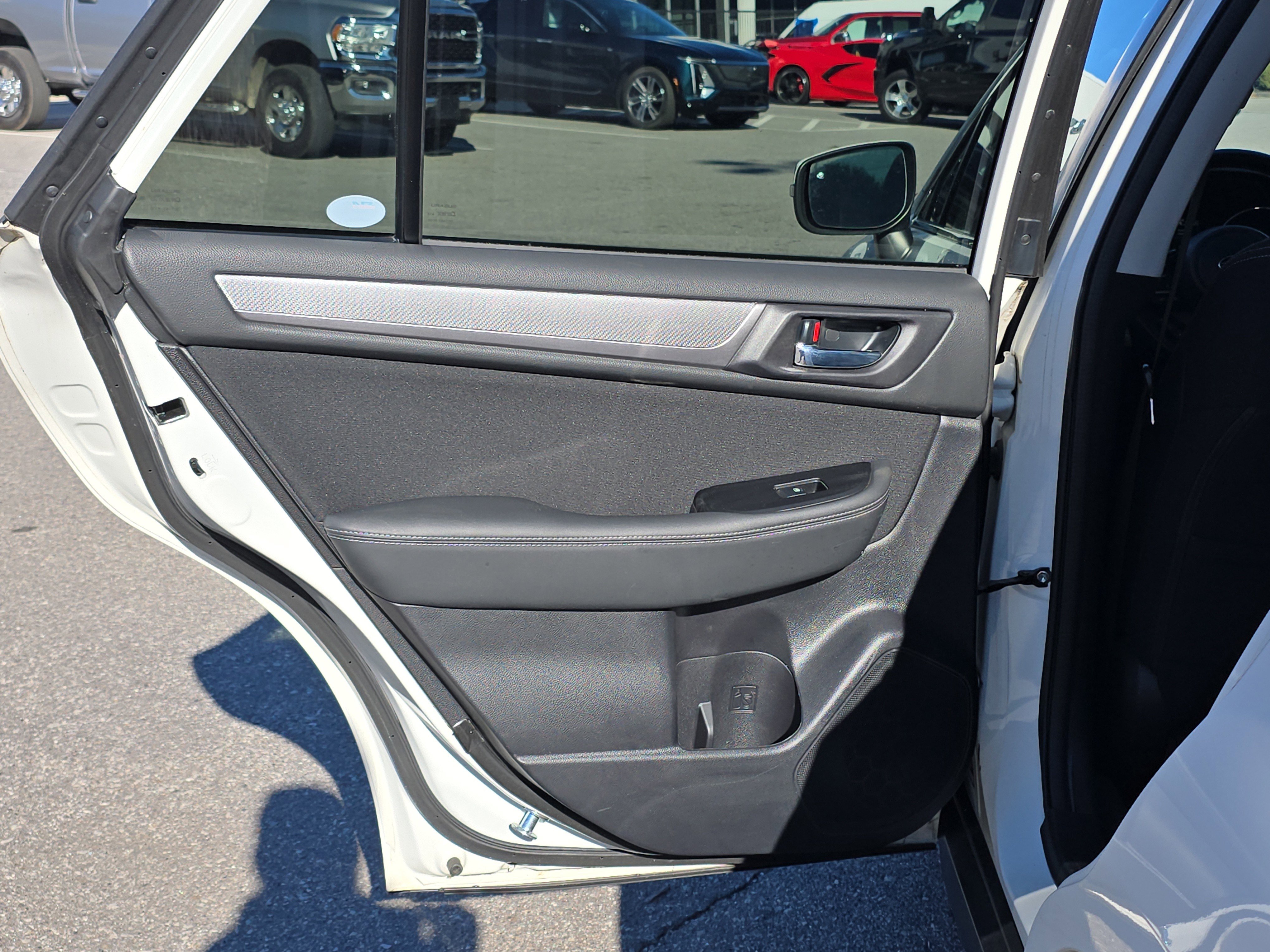 Used 2019 Subaru Outback 2.5i Premium image 13