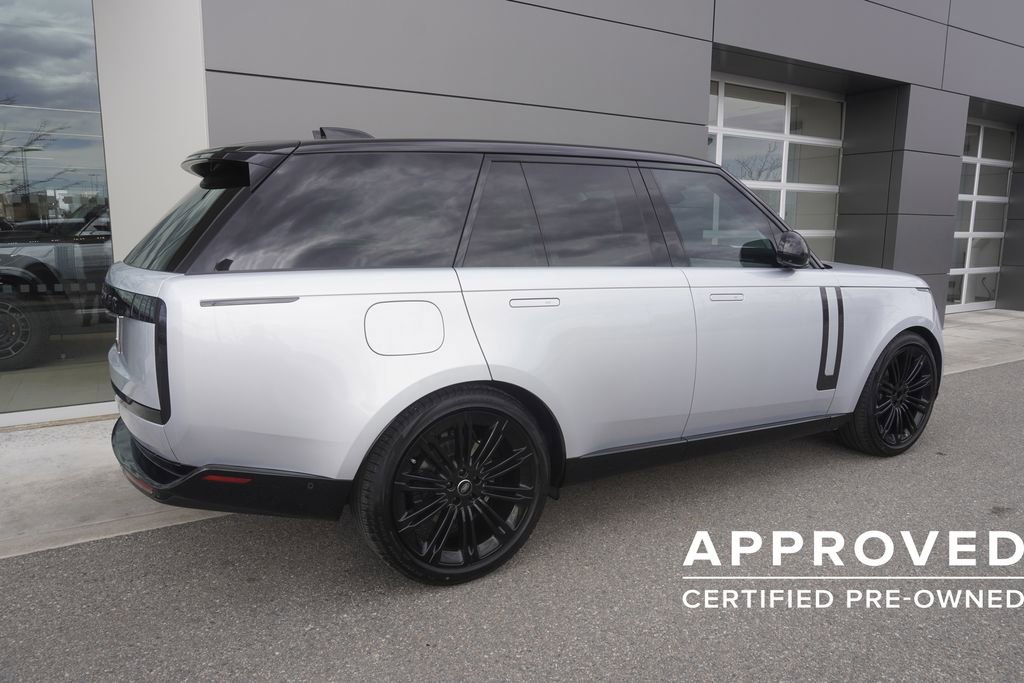 Used 2024 Land Rover Range Rover SE image 4