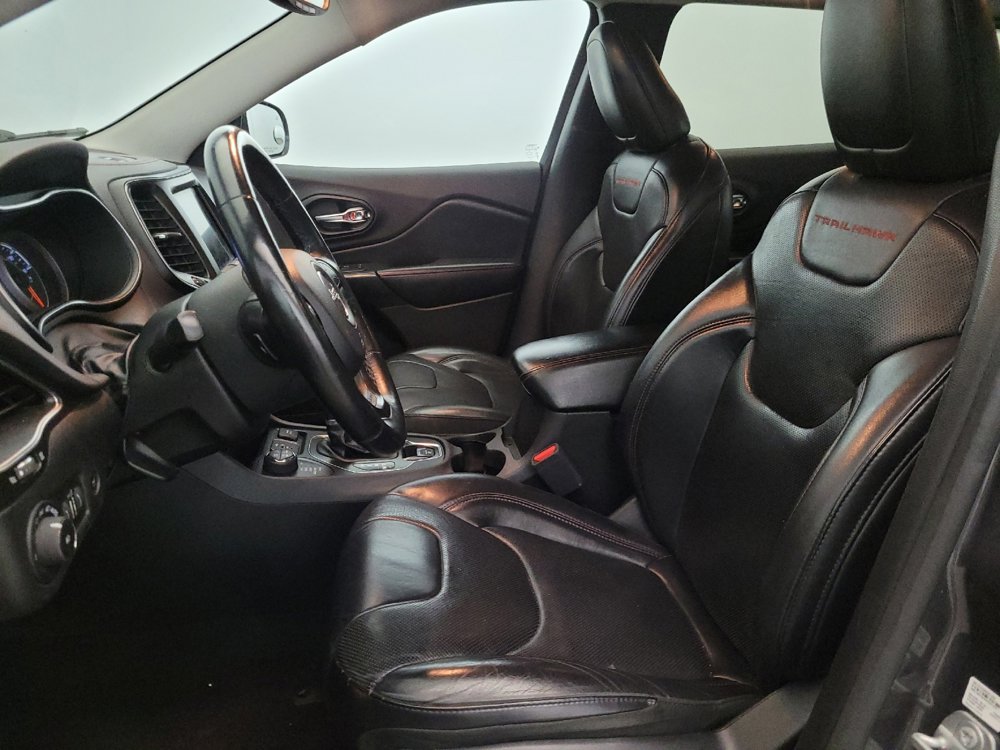 Used 2019 Jeep Cherokee Trailhawk image 17