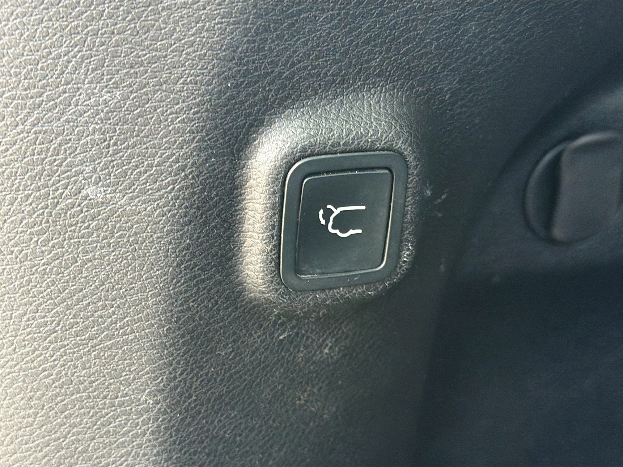 Used 2021 Jeep Cherokee Trailhawk w/ Sun, Sound & Nav Group AWD/4WD image 13