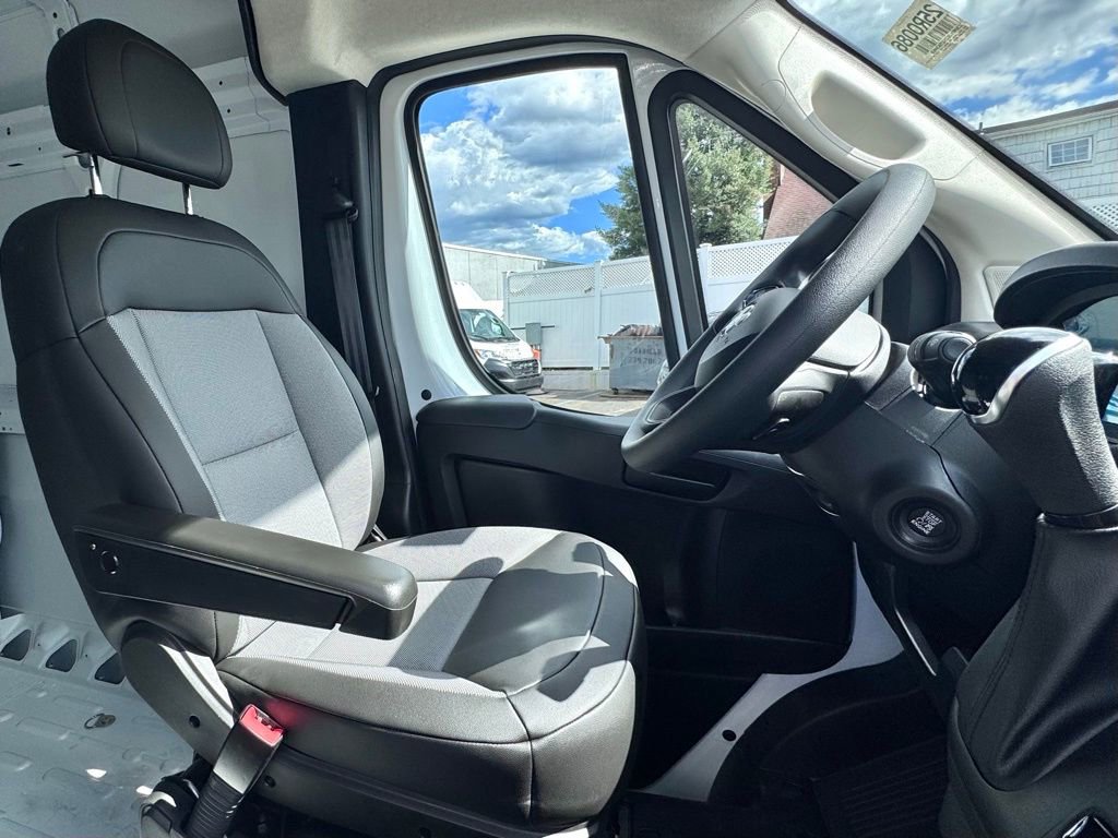 Used 2025 RAM ProMaster 3500 FWD image 21
