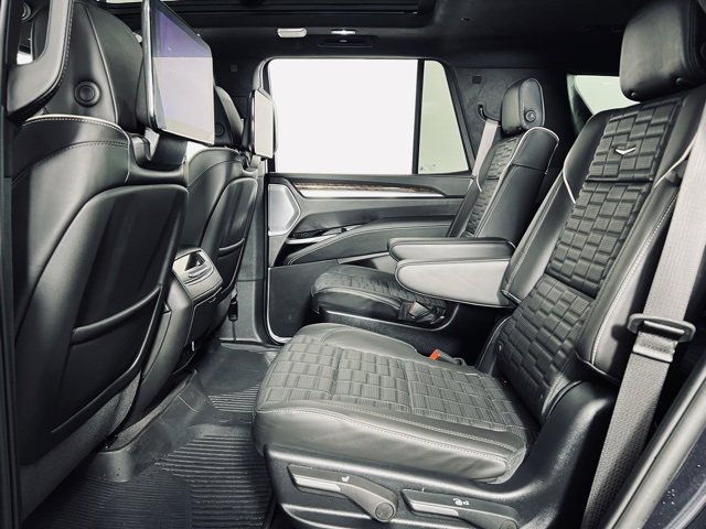 Used 2025 Cadillac Escalade Sport Platinum image 10