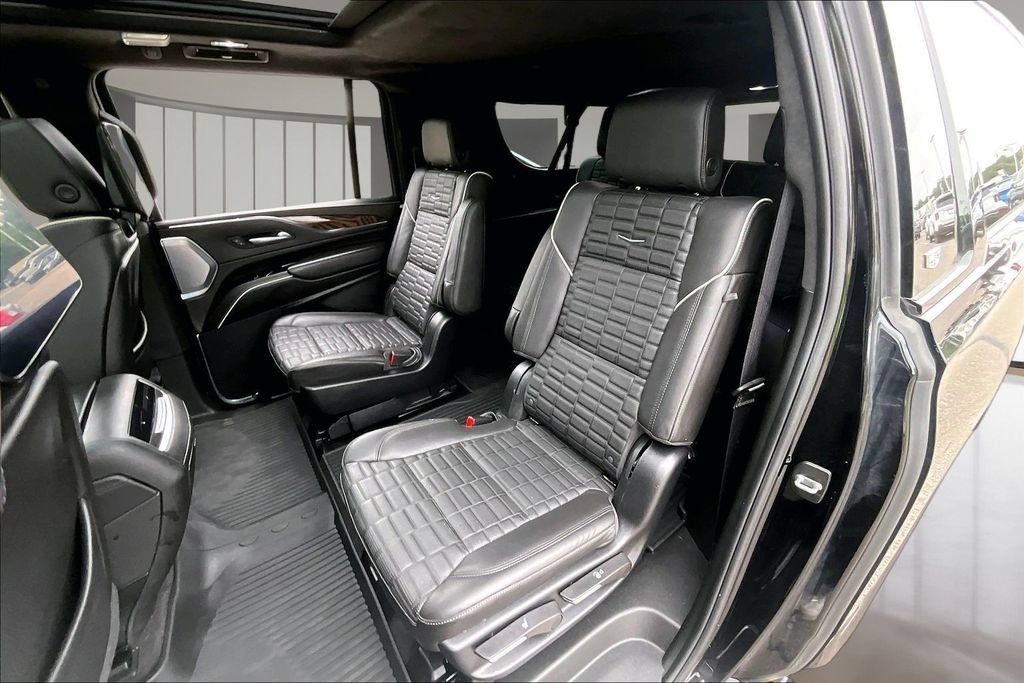 Used 2024 Cadillac Escalade ESV Sport Platinum w/ LPO, Floor Liner Package AWD/4WD image 28