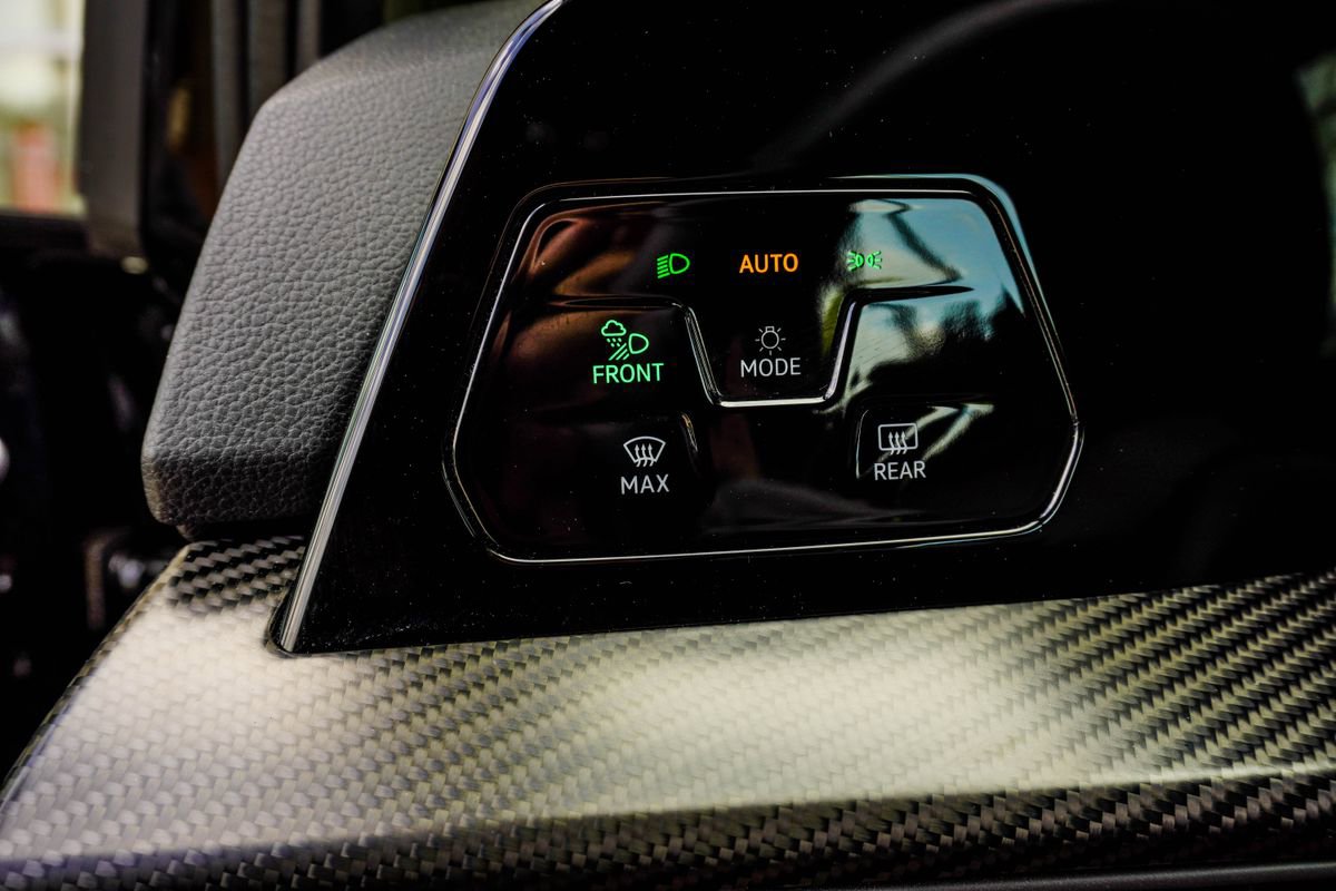 Used 2025 Volkswagen Golf R Black Edition image 31