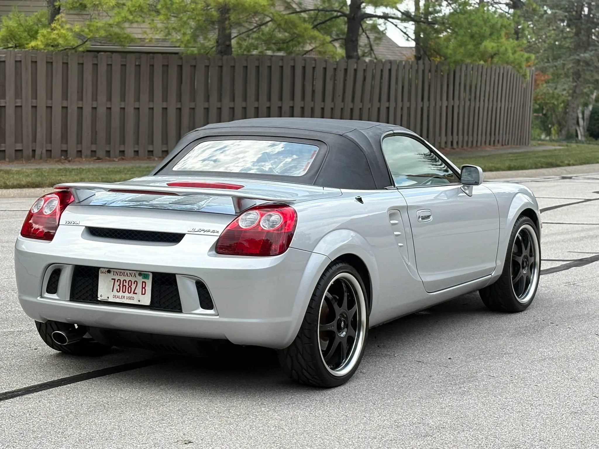 Used 2003 Toyota MR2 RWD image 3