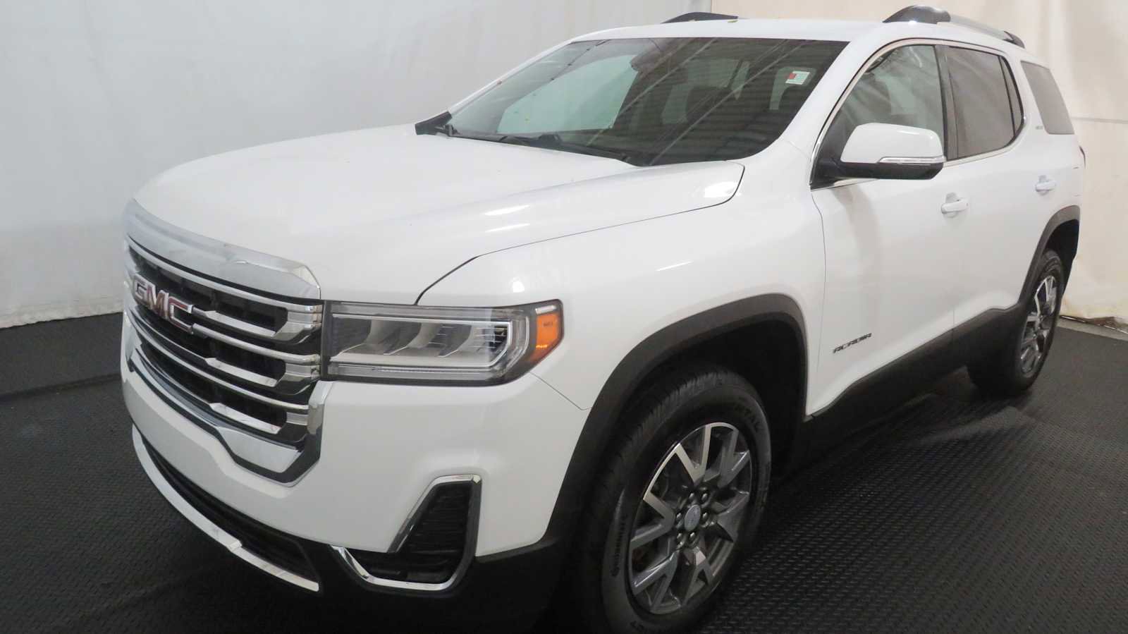 Used 2023 GMC Acadia SLE w/ Driver Convenience Package image 1
