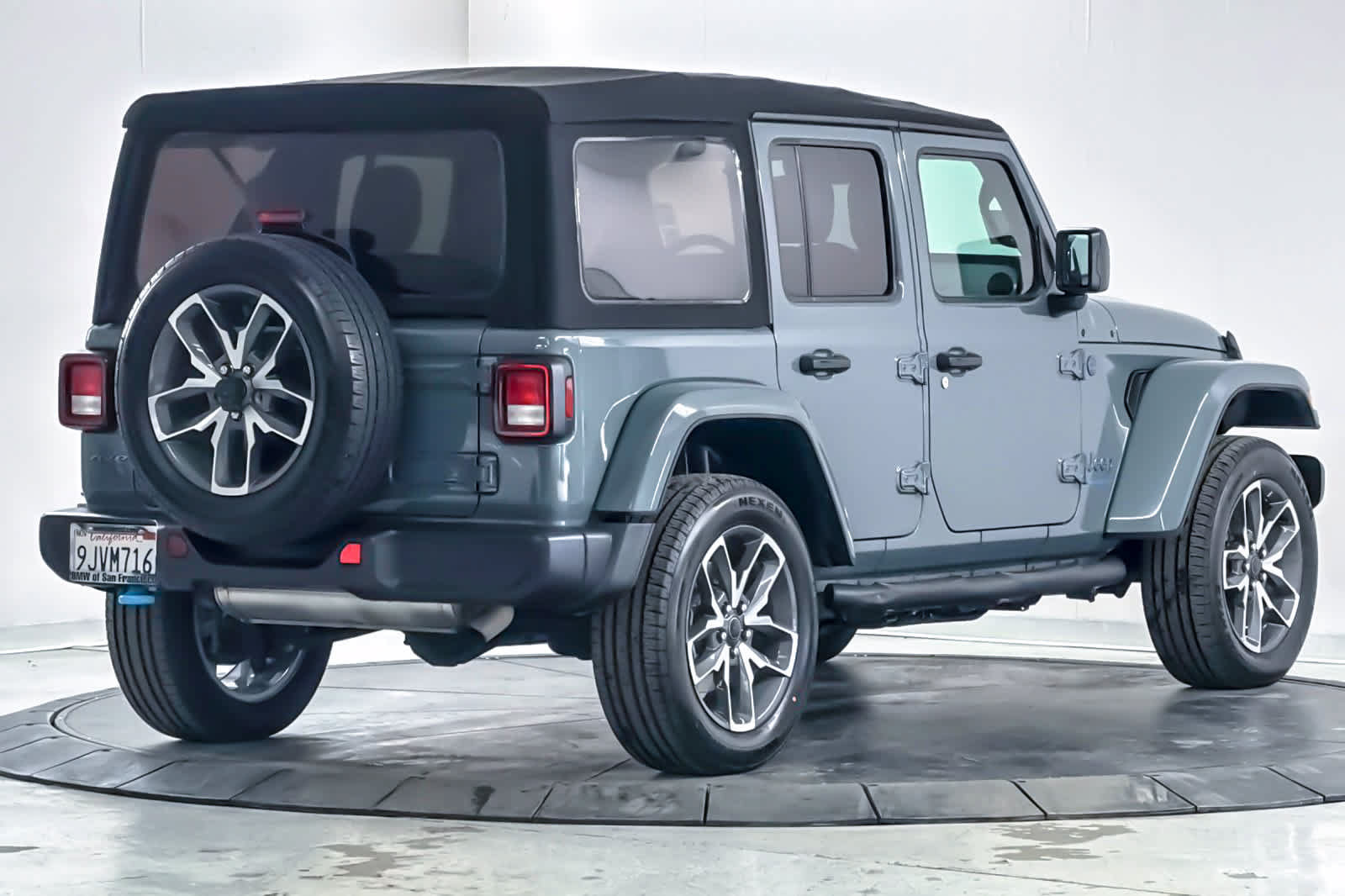 Used 2024 Jeep Wrangler Unlimited AWD/4WD image 2
