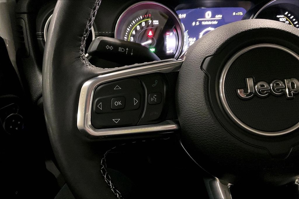 Used 2023 Jeep Wrangler Unlimited Sahara w/ Cold Weather Group image 17