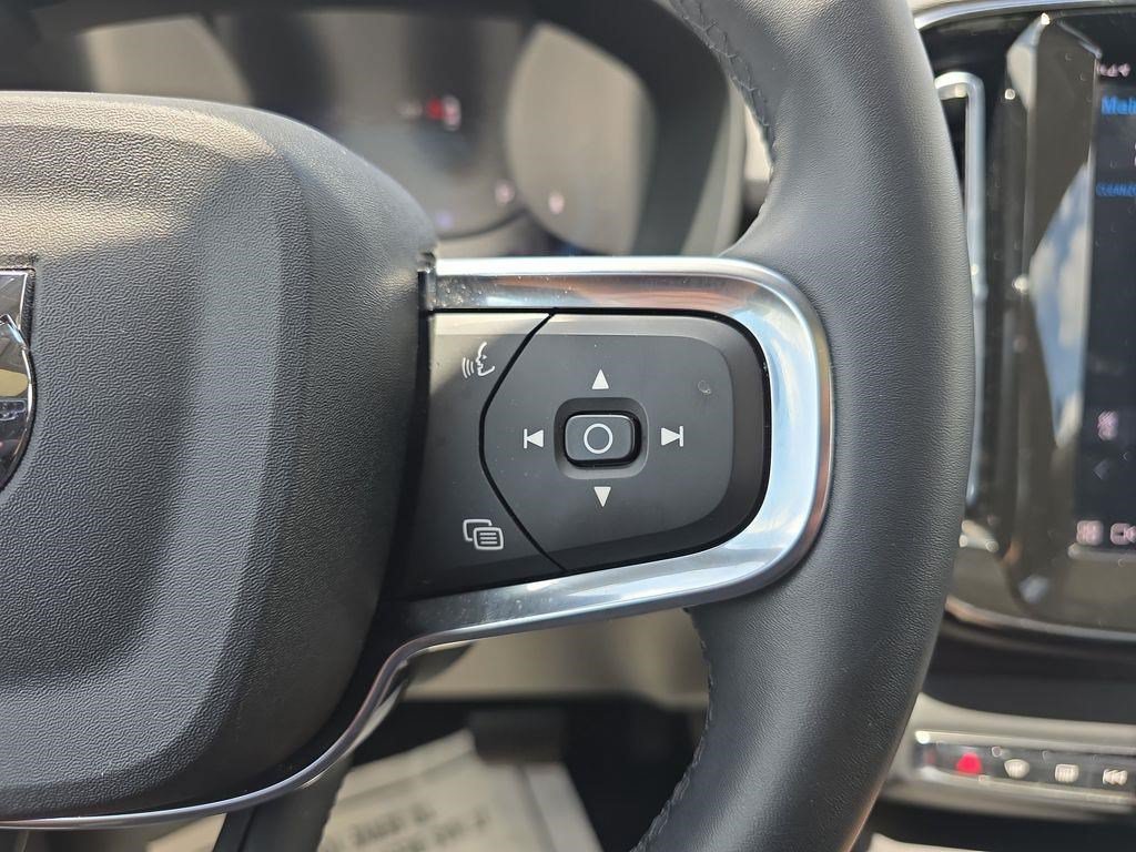 Used 2023 Volvo XC40 B5 Plus w/ Driver Assist Package AWD/4WD image 21