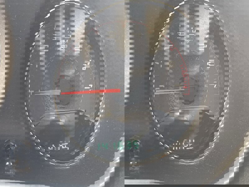 Used 2012 Dodge Avenger SXT image 15