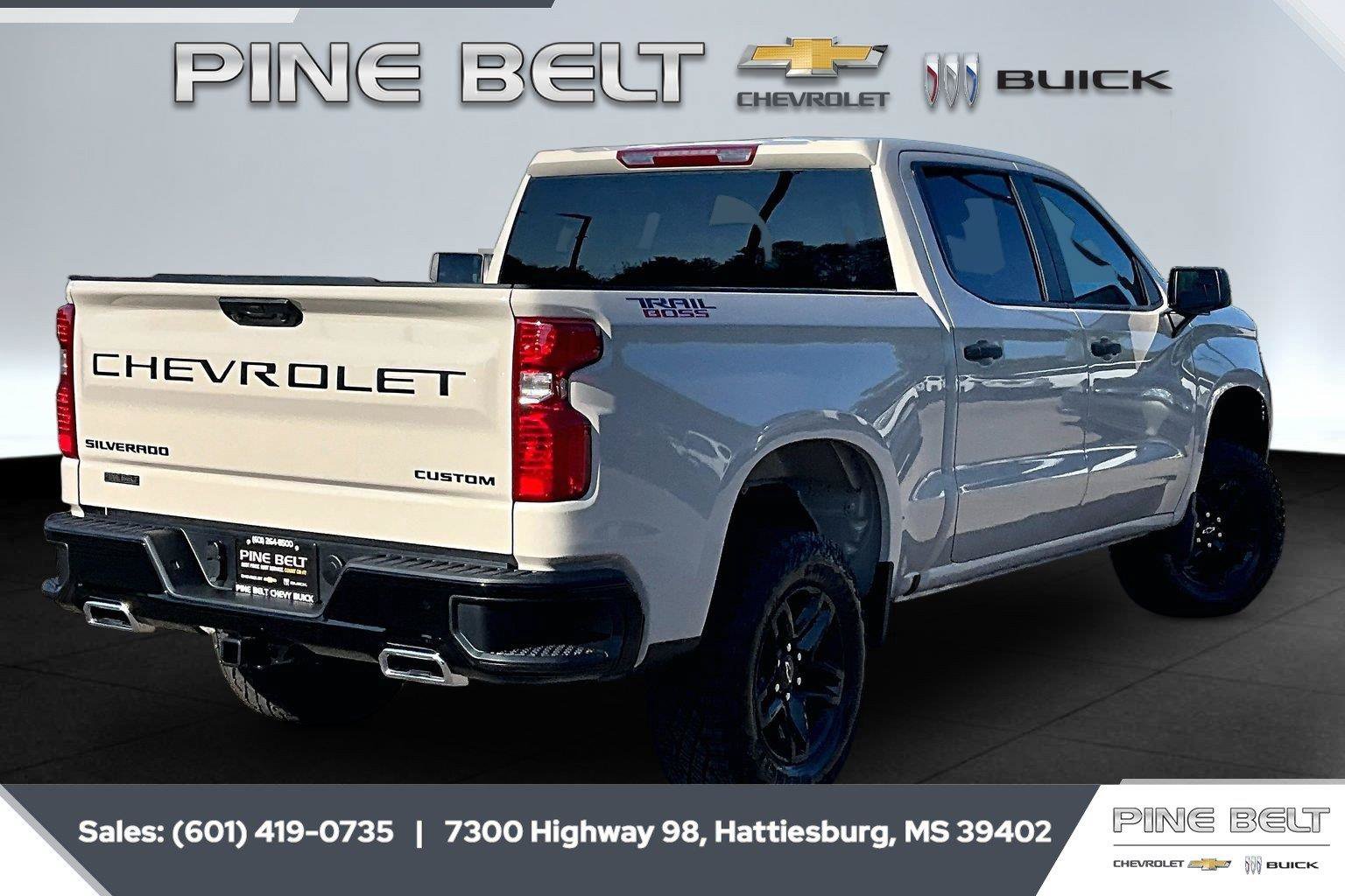 New 2026 Chevrolet Silverado 1500 Custom Trail Boss w/ LPO, Dark Essentials Package AWD/4WD image 12