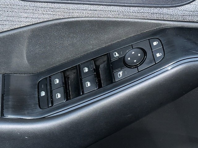 Used 2023 Nissan Rogue S image 22