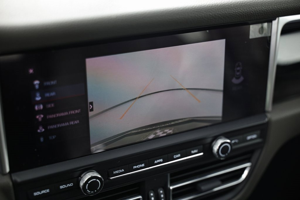 Used 2021 Porsche Macan image 38