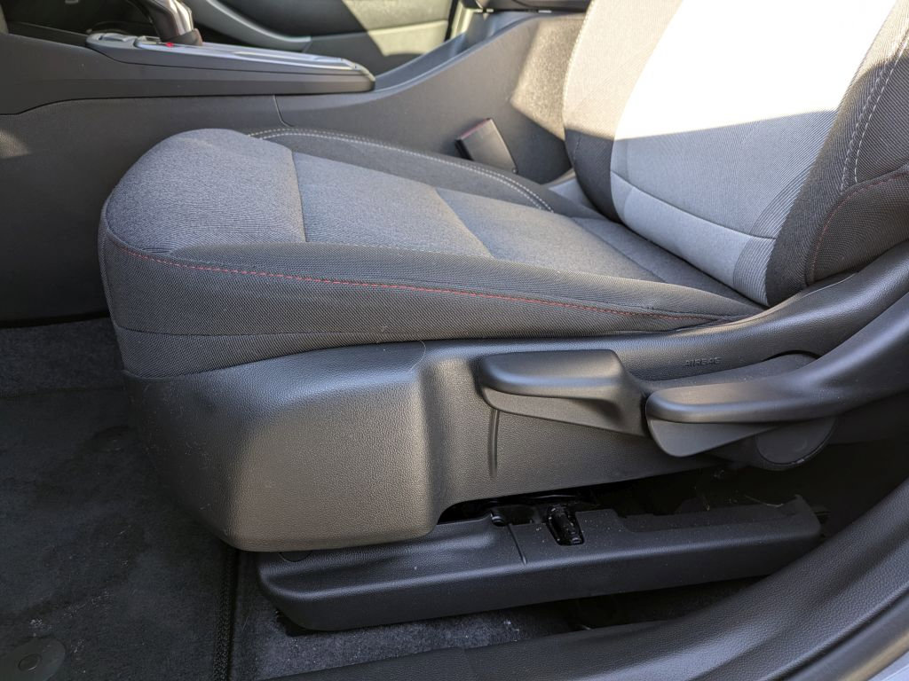 Certified 2025 Chevrolet Trax RS w/ Sunroof Package image 13