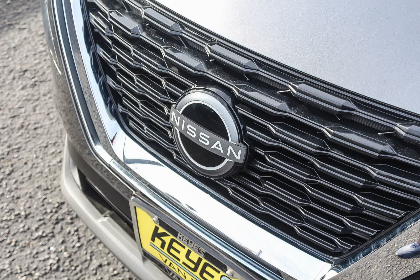 Used 2023 Nissan Rogue SV FWD image 14