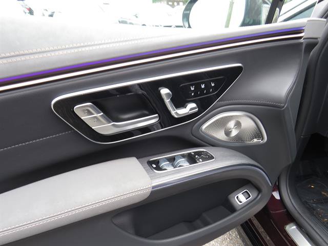 Used 2024 Mercedes-Benz EQS 580 4MATIC Sedan w/ Executive Interior Package image 8
