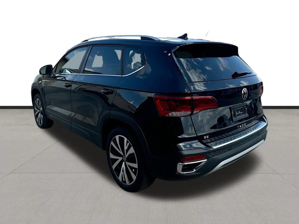 Used 2024 Volkswagen Taos SE FWD image 5