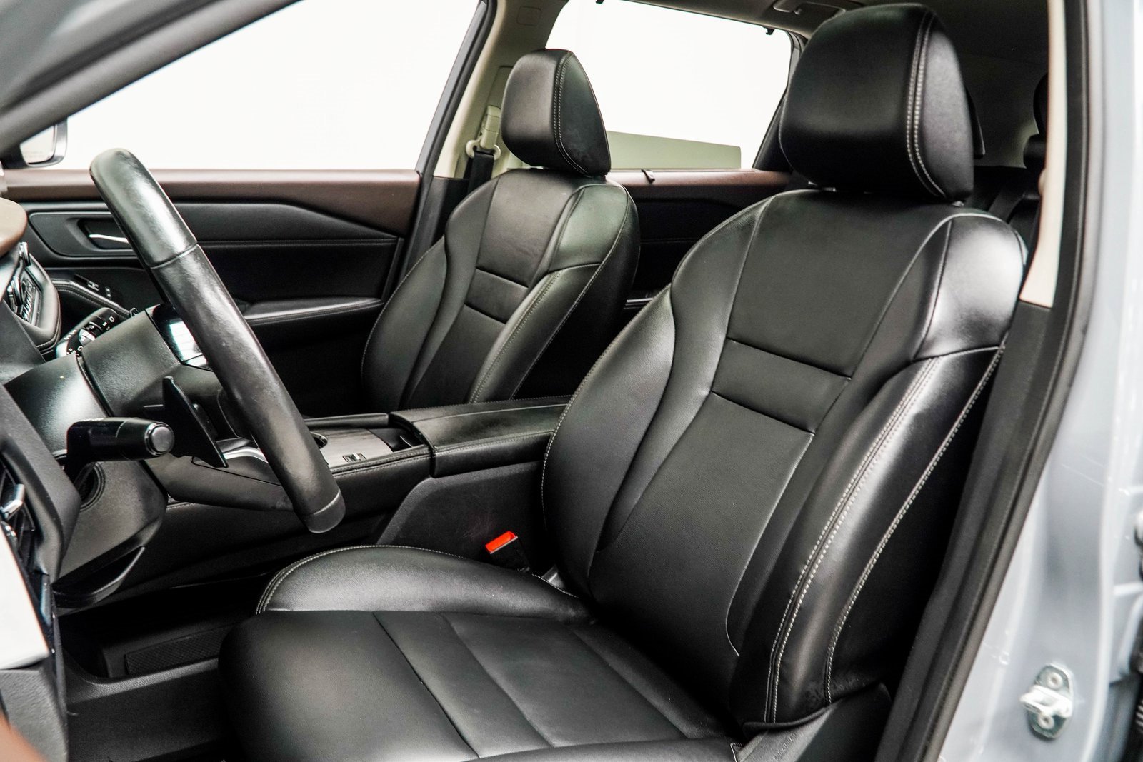 Used 2023 Nissan Rogue SL w/ SL Premium Package image 27