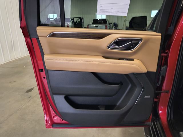Used 2023 Chevrolet Suburban Premier AWD/4WD image 25