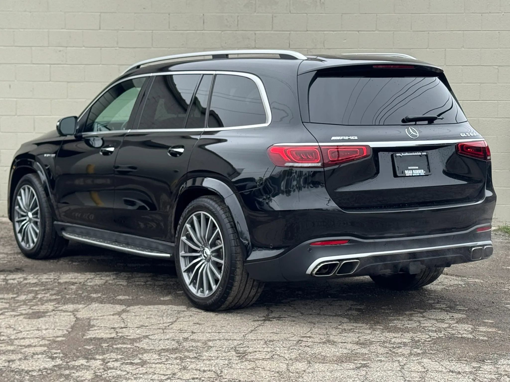 Used 2023 Mercedes-Benz GLS 63 AMG 4MATIC w/ Warmth & Comfort Package image 4