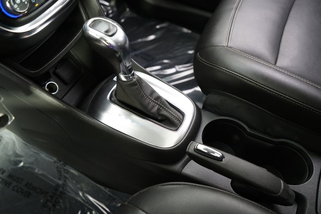 Used 2015 Buick Encore Leather AWD/4WD image 32