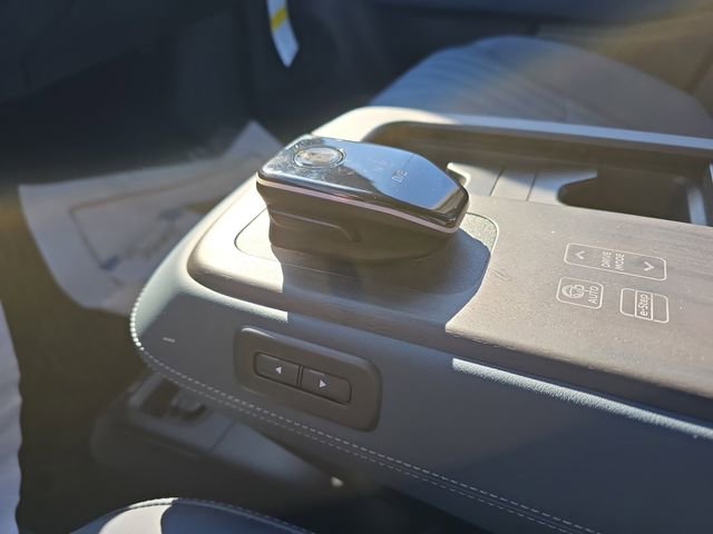 New 2025 Nissan Ariya Platinum image 30