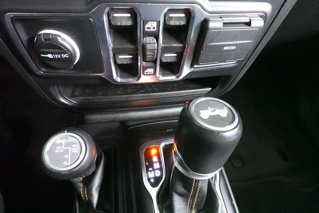 Used 2023 Jeep Wrangler Unlimited Sahara AWD/4WD image 18