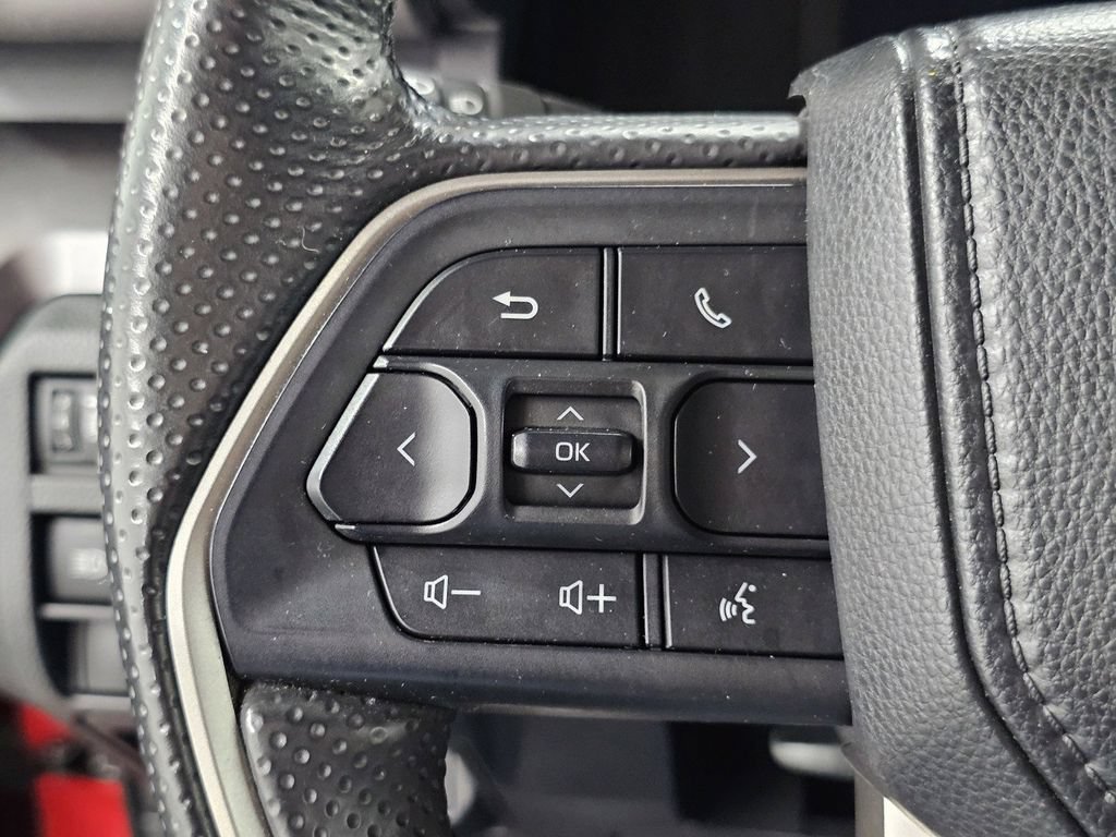 Used 2025 Toyota 4Runner SR5 AWD/4WD image 31
