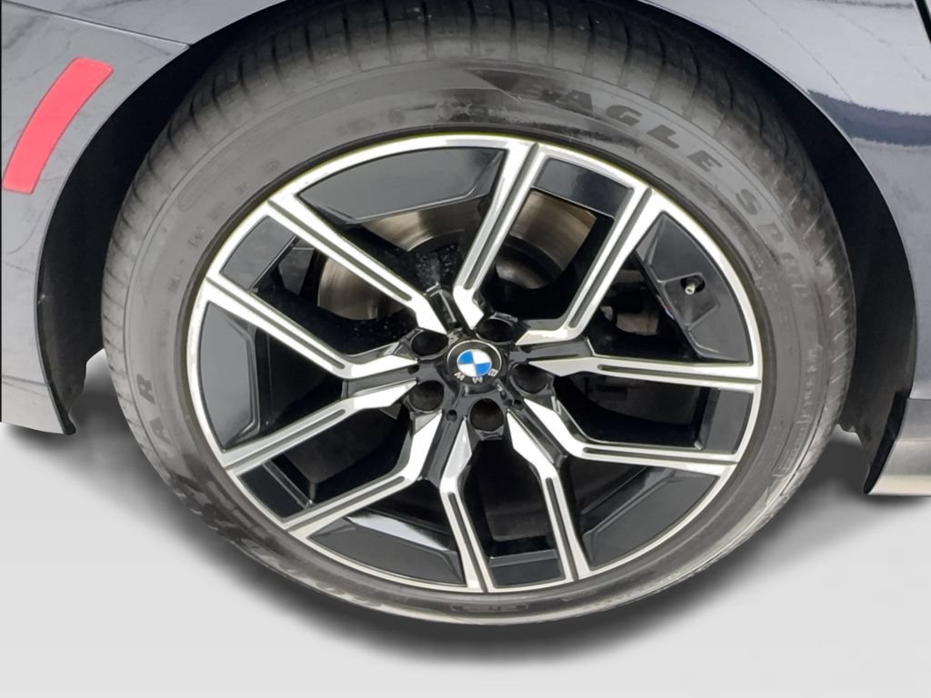 Used 2024 BMW 740i RWD image 17