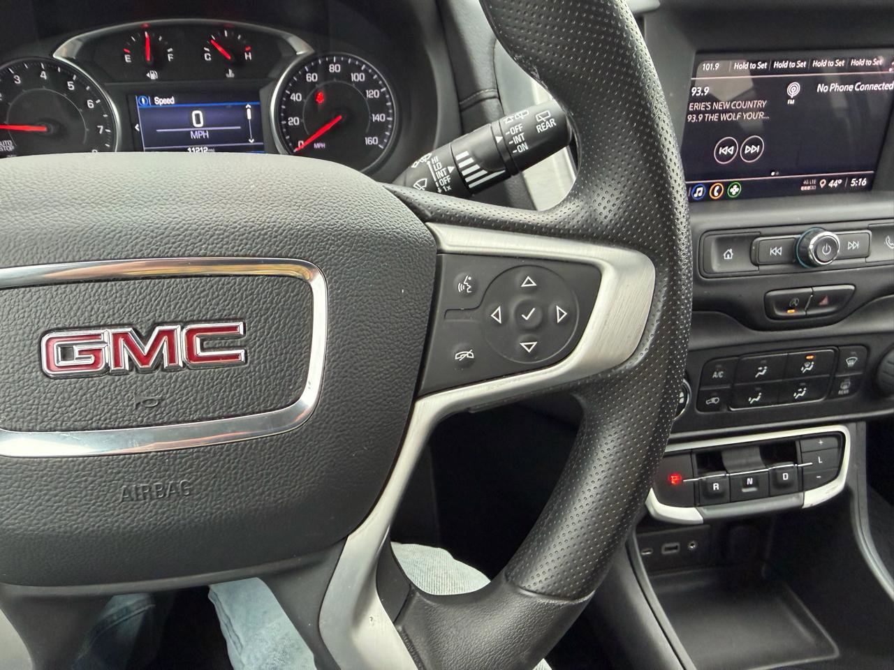 Used 2022 GMC Terrain SLE image 23