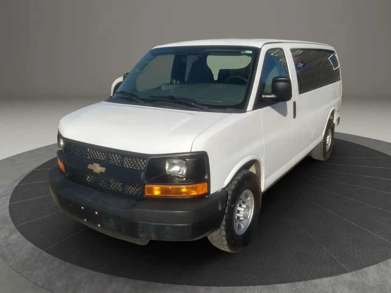 Used 2015 Chevrolet Express 2500 LS image 1