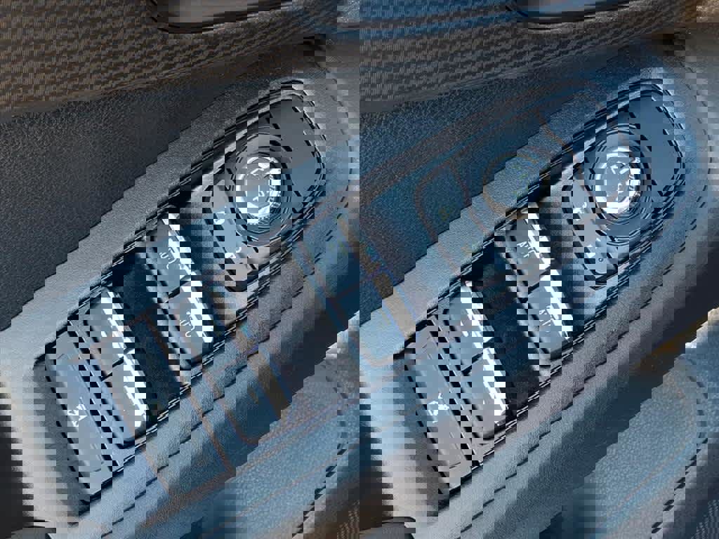 Certified 2025 Subaru Crosstrek 2.5i Limited w/ Popular Package #3A image 25