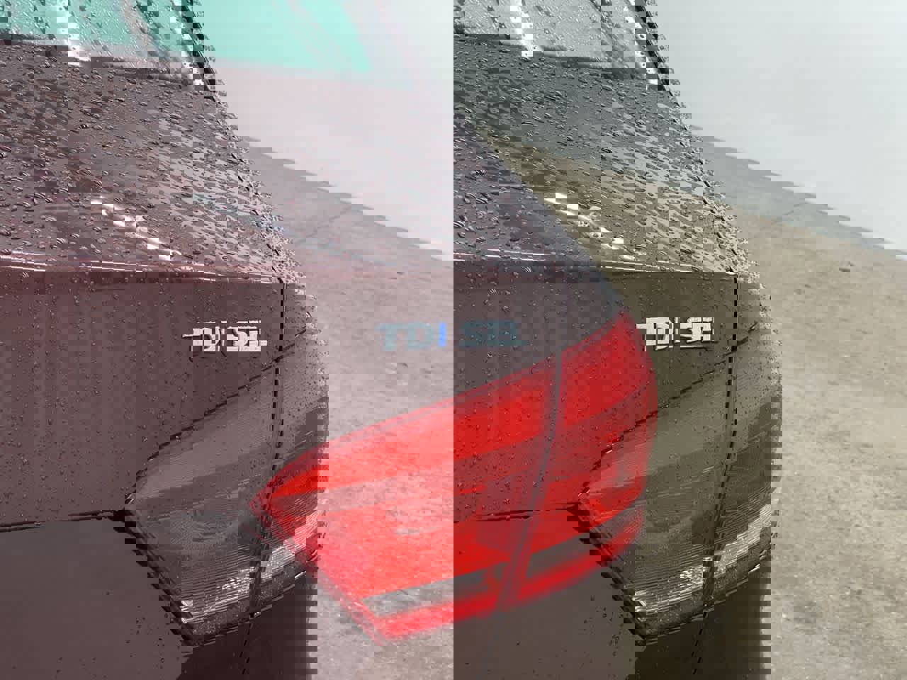 Used 2014 Volkswagen Passat TDI SEL Premium image 11