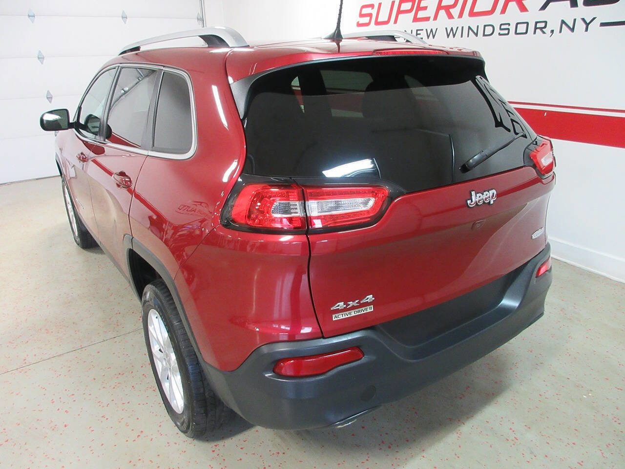 Used 2016 Jeep Cherokee Latitude w/ Cold Weather Group AWD/4WD image 12