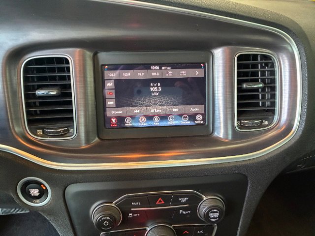 Used 2018 Dodge Charger SXT image 21