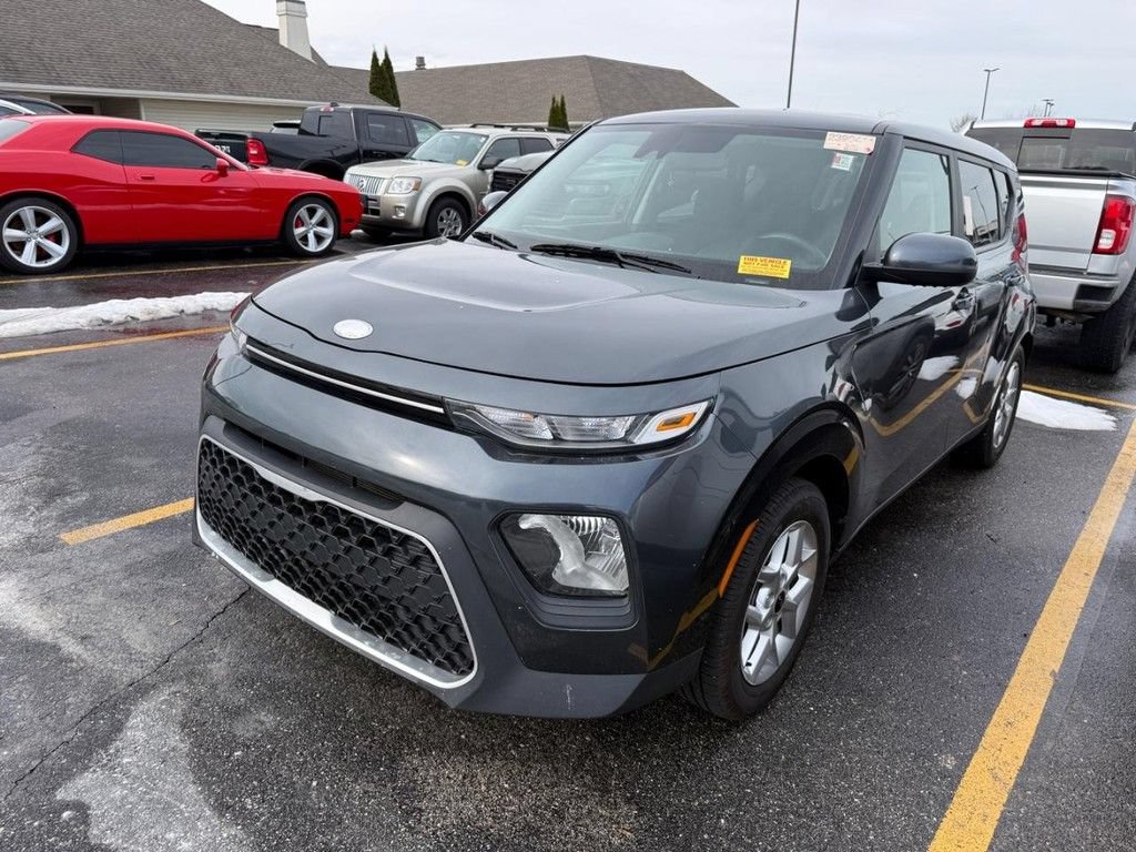 Used 2022 Kia Soul LX w/ Technology Package FWD image 3