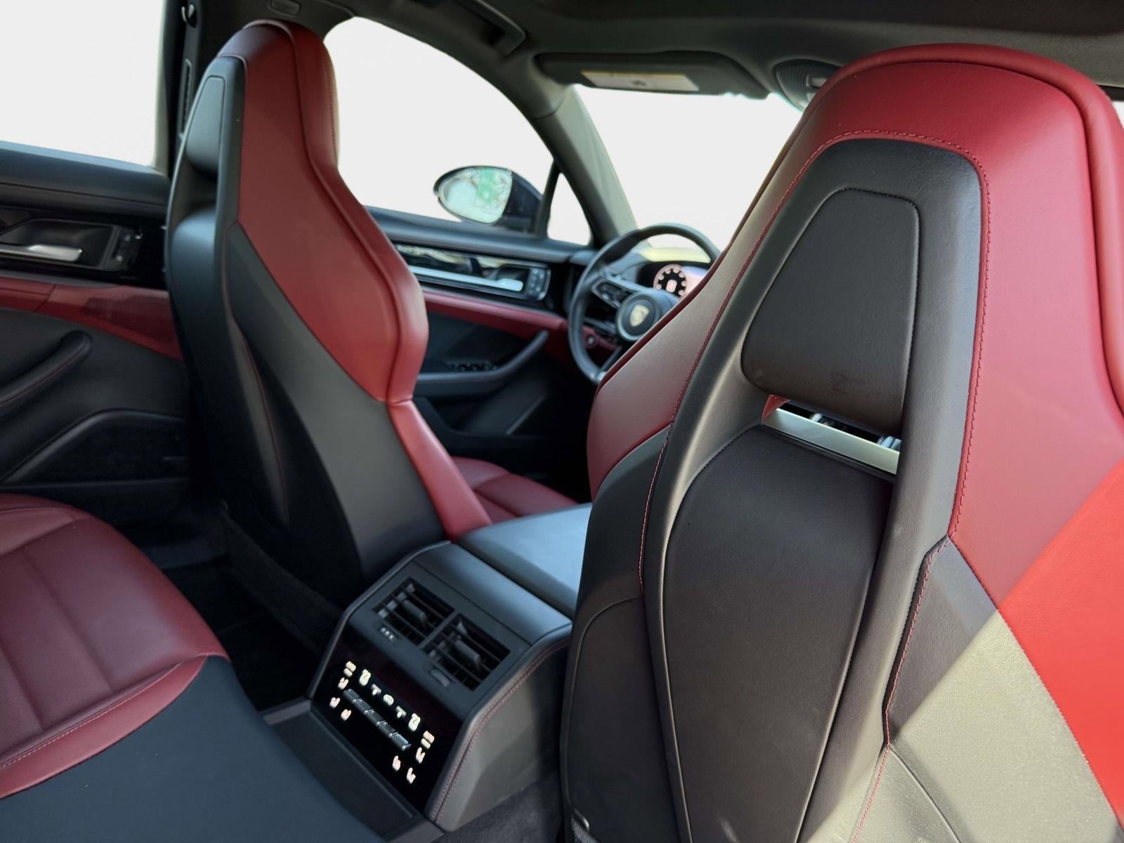 Used 2024 Porsche Panamera image 29