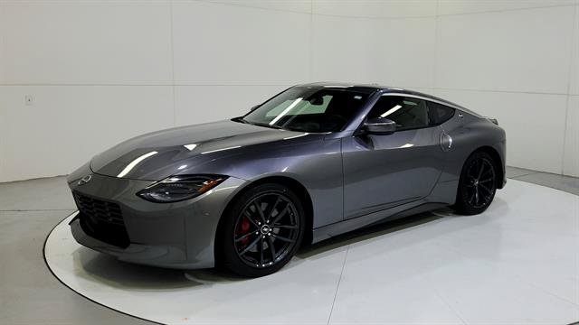 Certified 2024 Nissan Z Performance w/ Floor Mat Package RWD image 3