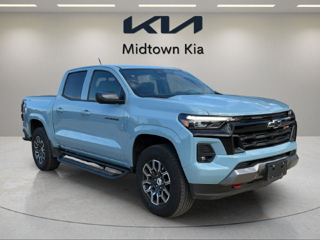 Used 2025 Chevrolet Colorado Z71 w/ Technology Package AWD/4WD image 1