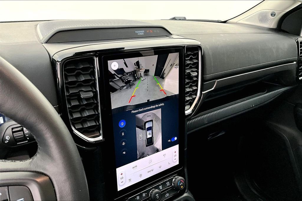 Used 2025 Ford Ranger Lariat w/ Trailer Tow Package image 31