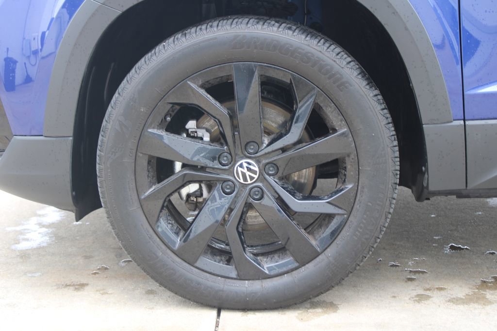 Certified 2023 Volkswagen Taos SE w/ Panoramic Sunroof Package image 30