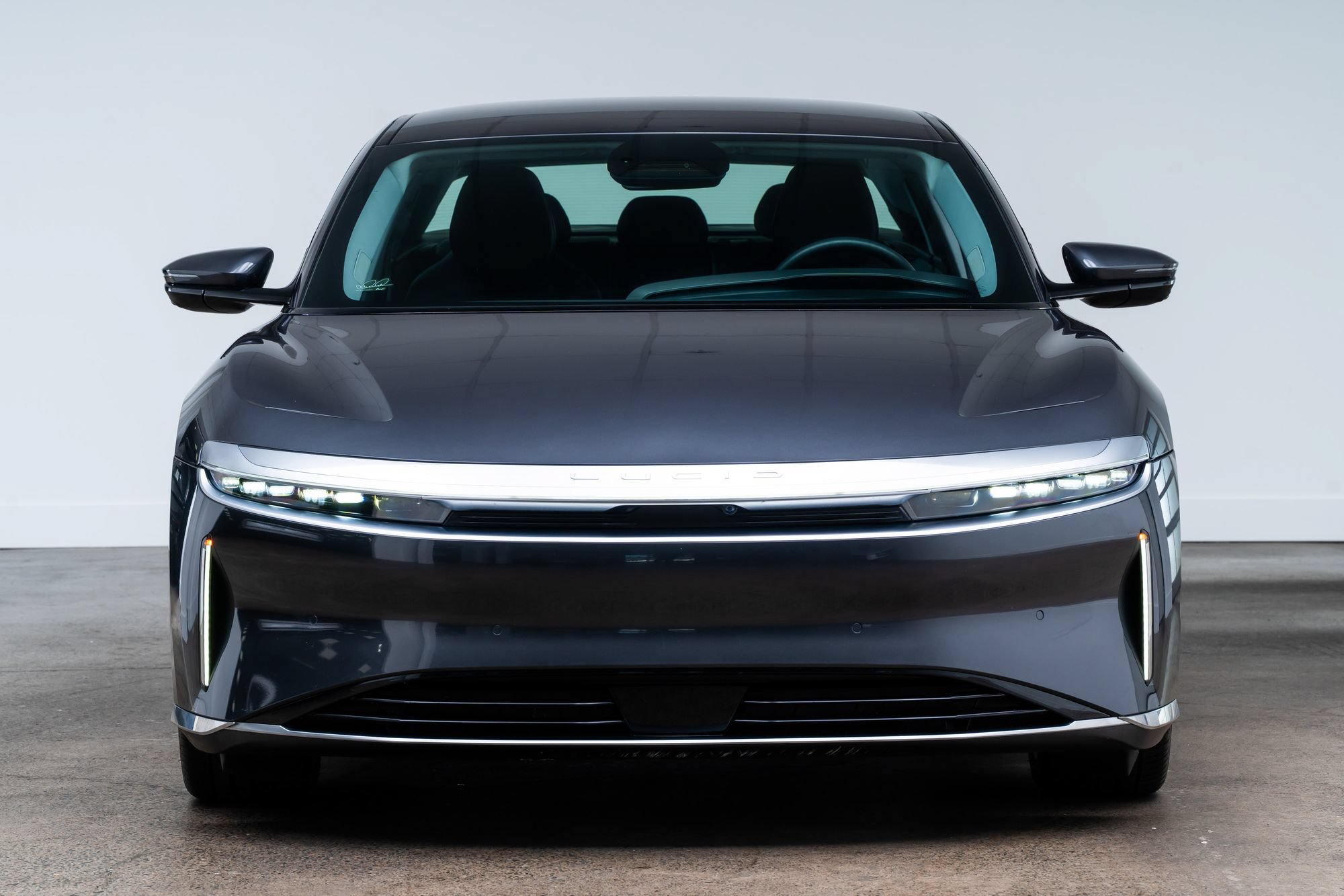 Used 2025 Lucid Air Touring AWD/4WD image 2