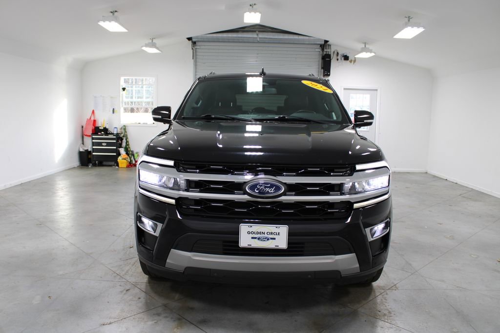 Used 2024 Ford Expedition Limited image 3