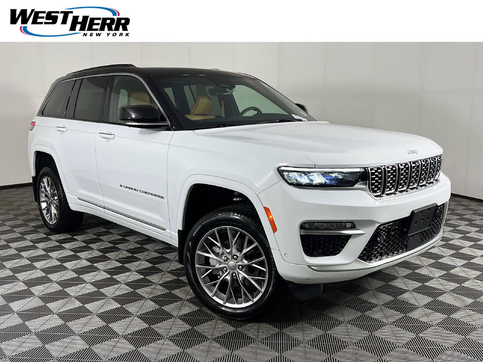 Used 2025 Jeep Grand Cherokee Summit w/ MOPAR Finishing Package