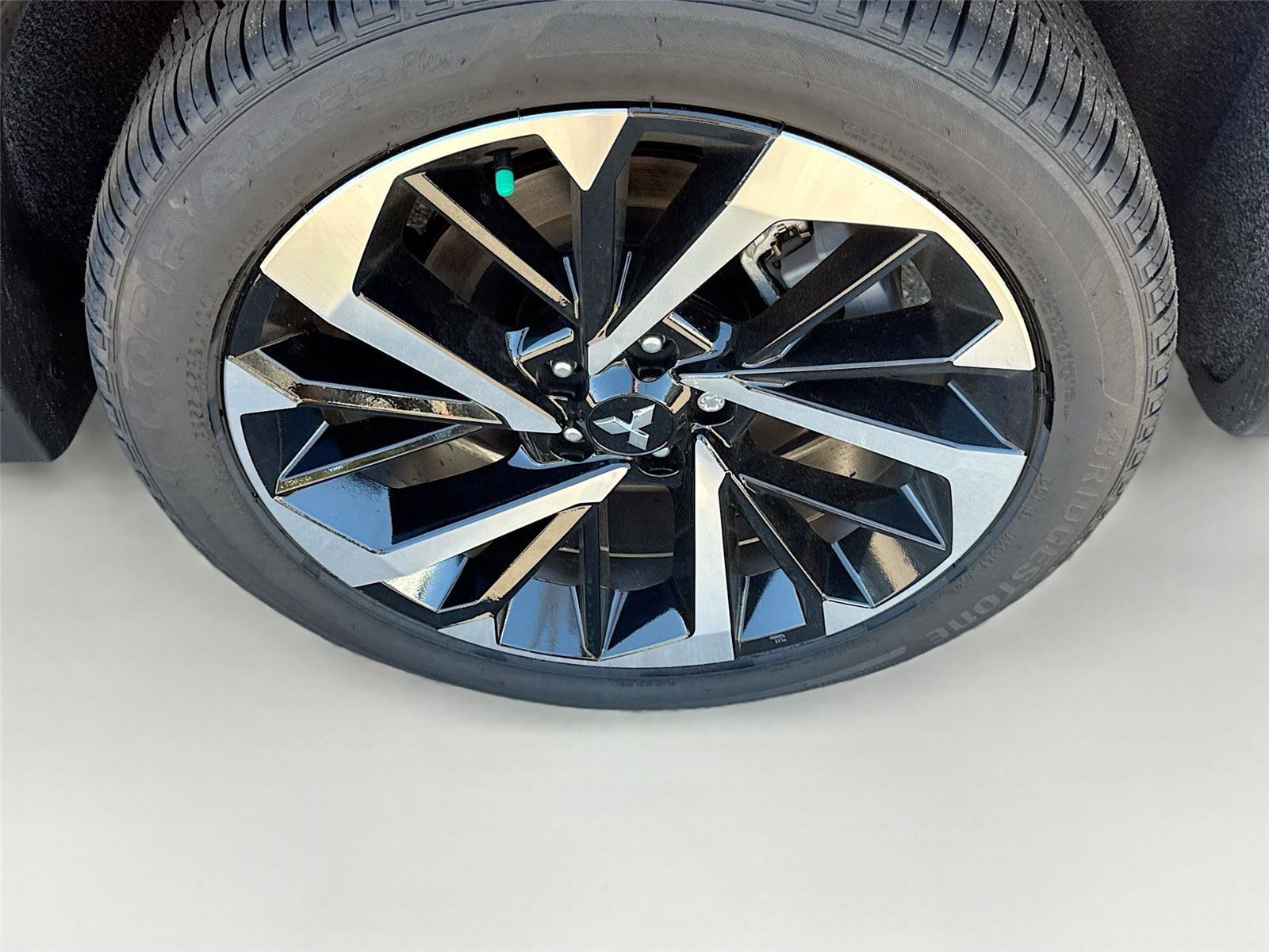 New 2025 Mitsubishi Outlander SEL image 32
