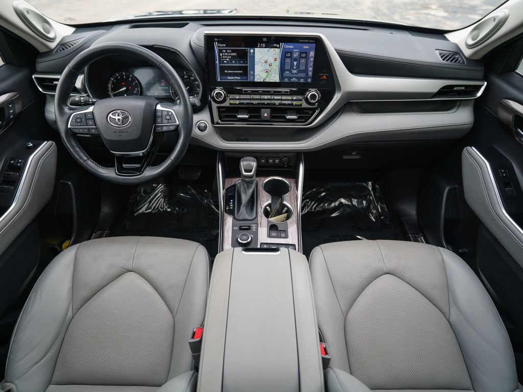 Used 2021 Toyota Highlander Platinum AWD/4WD image 15