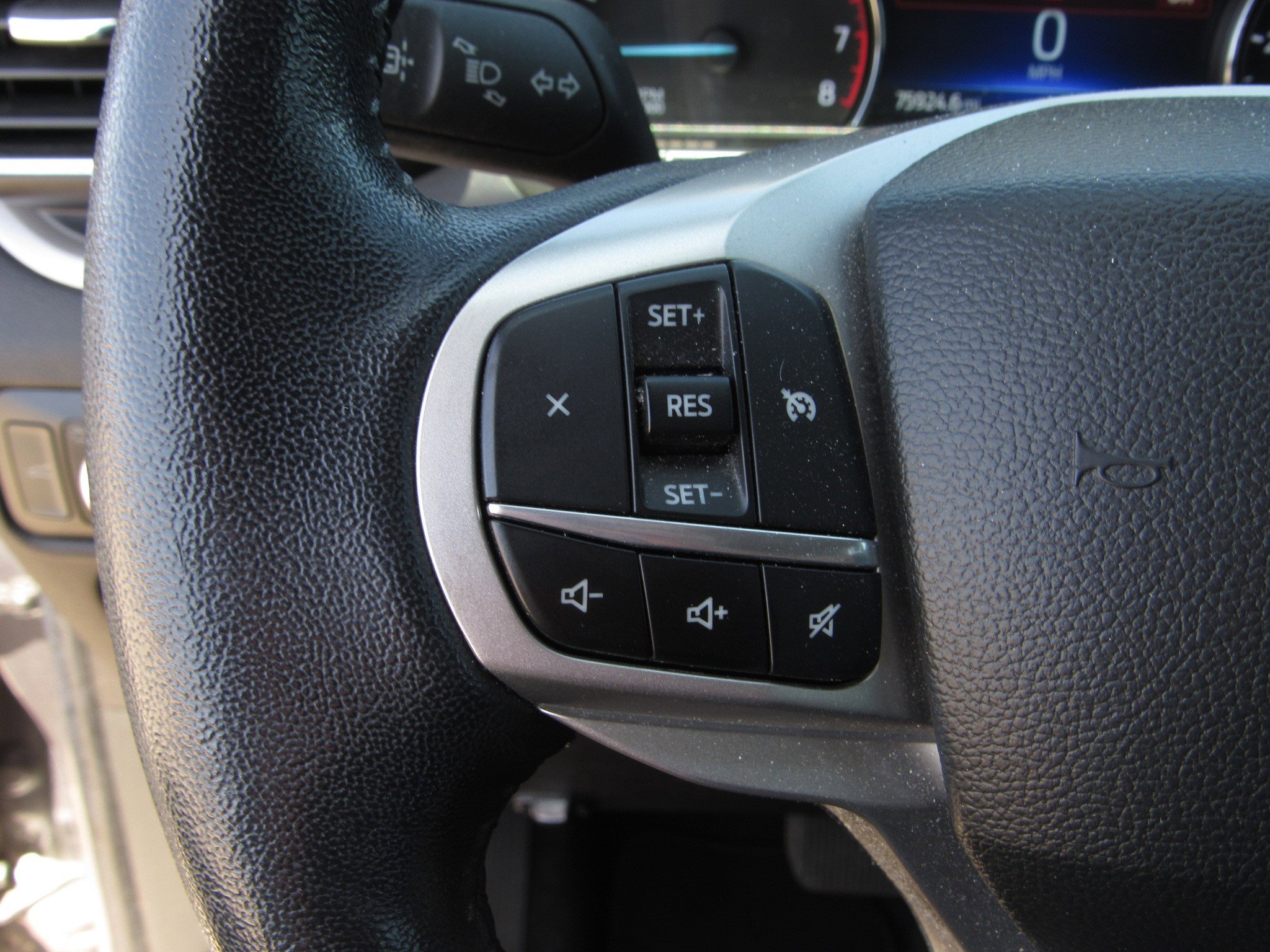 Used 2023 Ford Explorer XLT w/ Equipment Group 202A AWD/4WD image 25