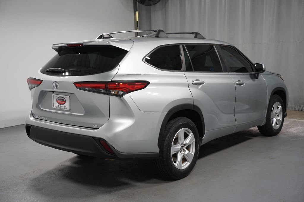 Used 2023 Toyota Highlander LE image 8